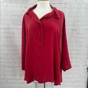 URU 100% Silk Gorgeous Soft Red Holiday Luxury Detail Buttons Long Sleeve Top XL